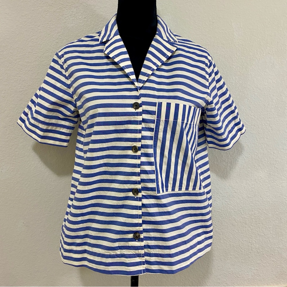 Everlane Poplin Blue/White Striped Button Down Shirt,‎ Beach, Coastal, Classic